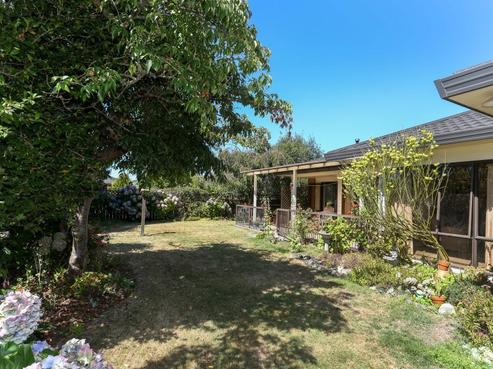 5 Hyatt Grove, Greenmeadows