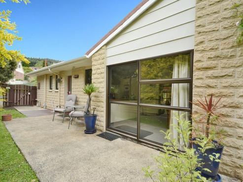 77 Reservoir Road, Sawyers Bay