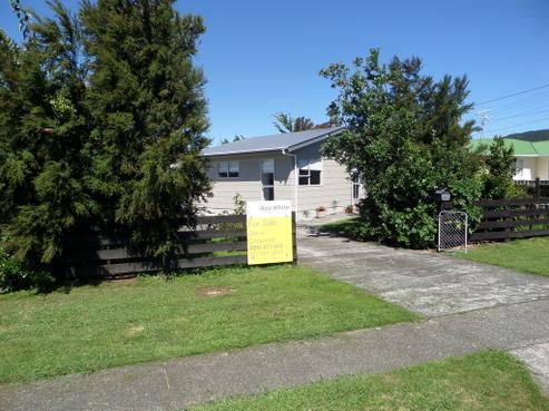 42 Woodward Street, Featherston