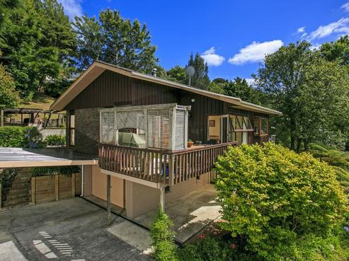 90 Ayton Drive, Totara Vale