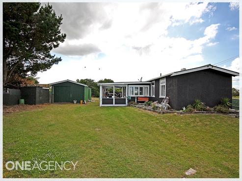 27 Shortt Street, Foxton Beach