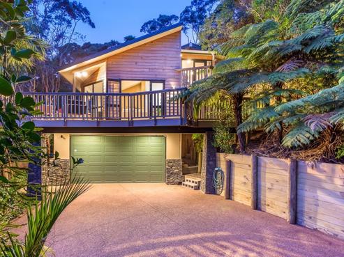 176 Laingholm Drive, Titirangi