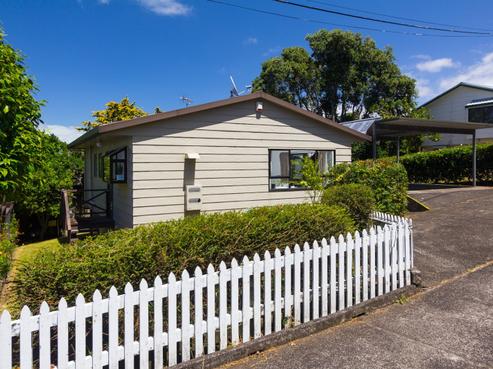 32D Hayr Road, Three Kings