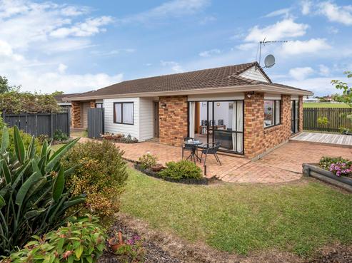 14B Billabong Place, Botany Downs