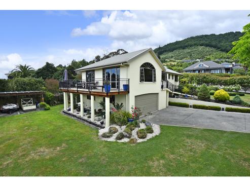 1 Hillplough Heights, Richmond
