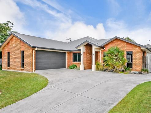 7 Parkwood Place, Huntington
