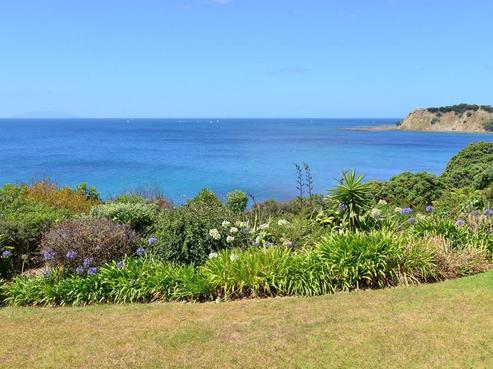 98 Pacific Parade, Army Bay