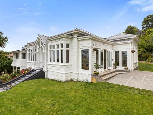 18 Middleton Road, Kew