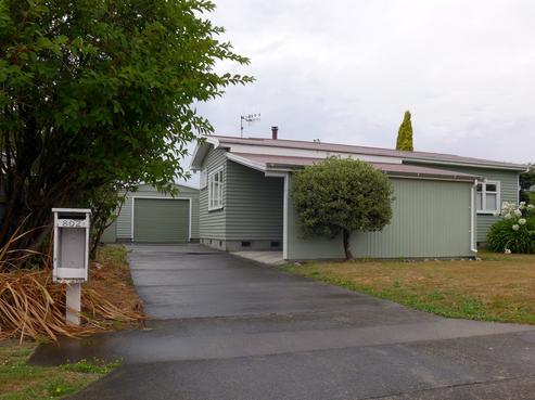802 Maitland Crescent, Mayfair