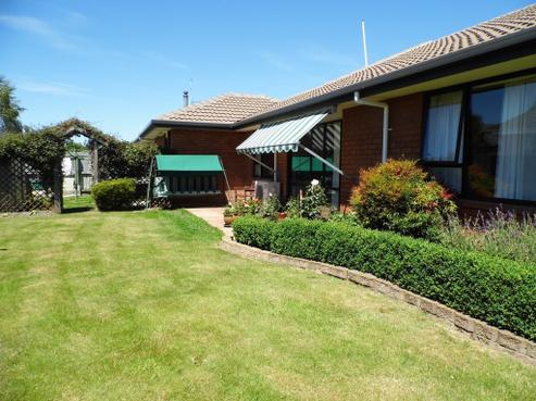 21 James Drive, Woodend