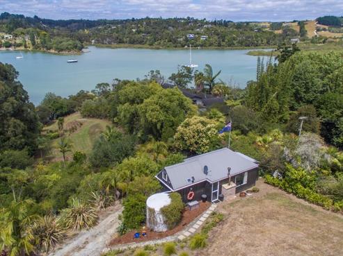 9 Green Road, Matakana
