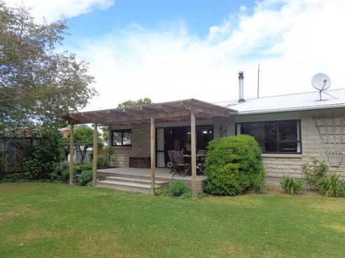 6 Allens Lane, Clive
