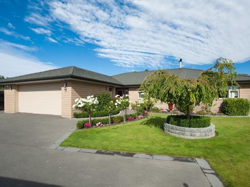10 Nottinghill Drive, Springlands