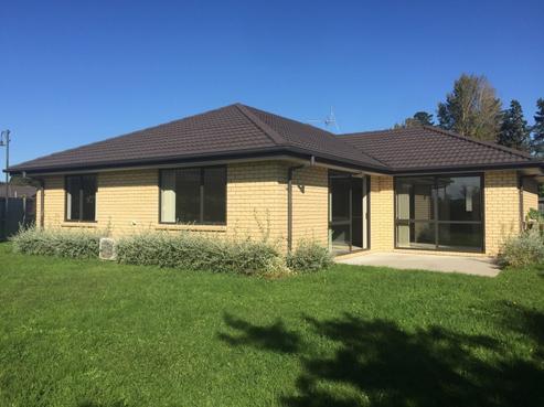 6 Millie Place, Huntington