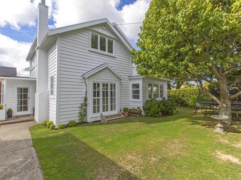 7 Riddiford Street, Woburn
