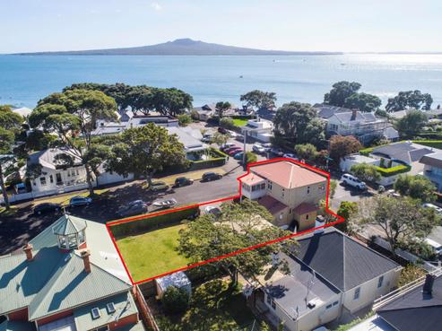 27 Cheltenham Road, Devonport