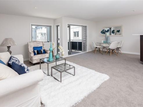 22/2 Western Springs Road, Morningside