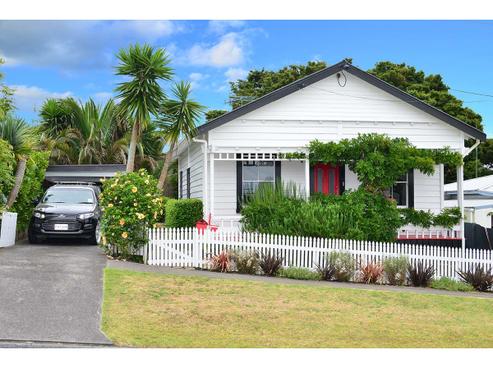 5 Puriri Street, Helensville