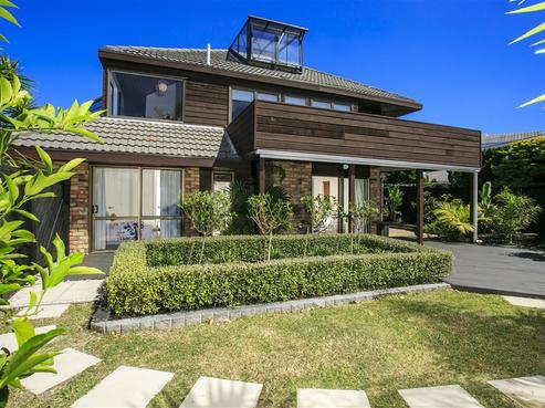 36 Beach Road, Castor Bay