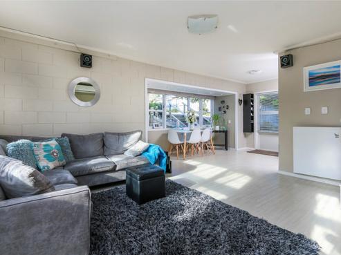 2/18 Baird Street, Howick