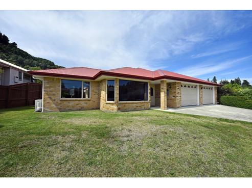 7 Ben Bracken Place, Bishopdale