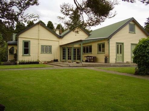 219 Roslyn Road, Roslyn Bush