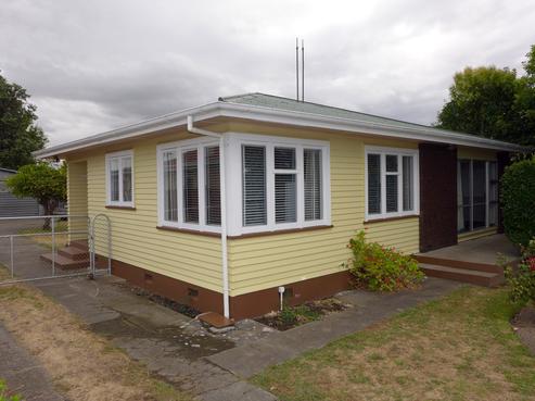 717 Maitland Crescent, Mayfair