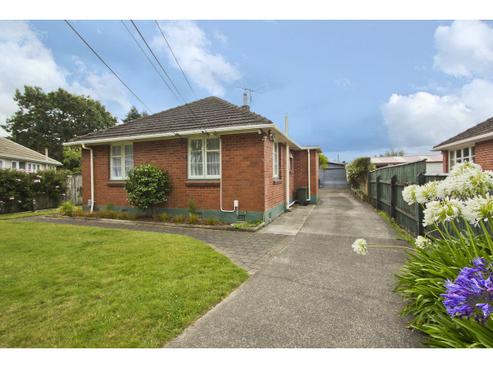 9 Whiteman Grove, Taita
