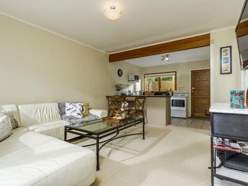 2/38 Vauxhall Road, Devonport