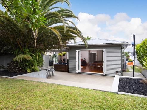 100 Huia Road, Point Chevalier