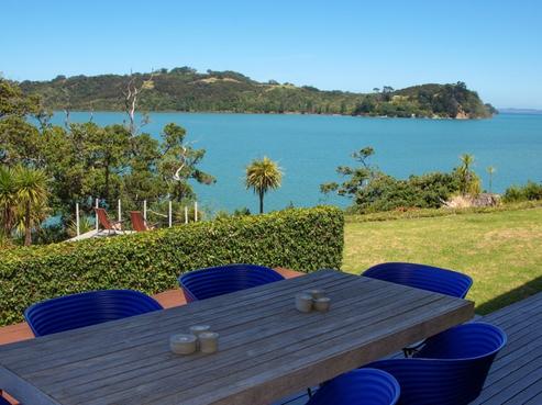 15 Young Street, Mahurangi East