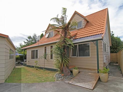 42A Sunset Road, Mangakakahi