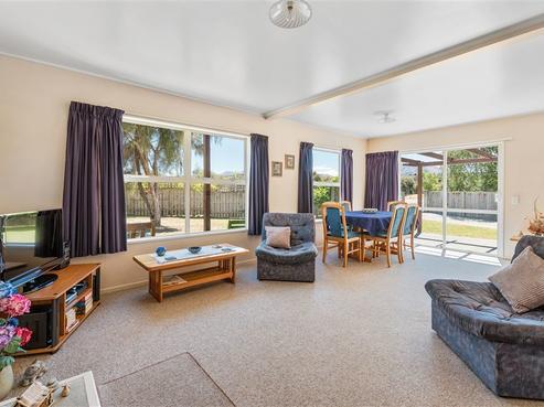 65 Gunn Road, Albert Town
