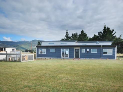 4 Greens Road, Featherston