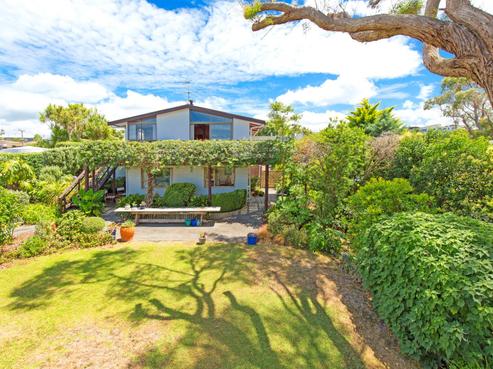 50 Everard Avenue, Army Bay