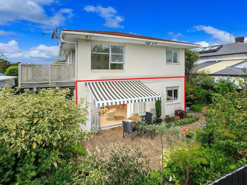 1/132 Victoria Road, Devonport