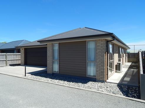 2/13 Harkness Place, Westport