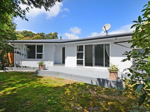 20 Castle Crescent, Stokes Valley