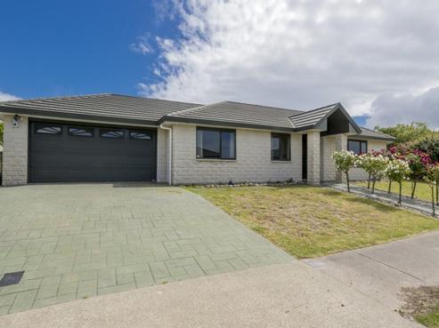 2 Aburoc Place, Paraparaumu Beach
