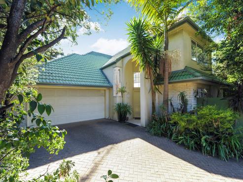 2 Solana Court, Botany Downs