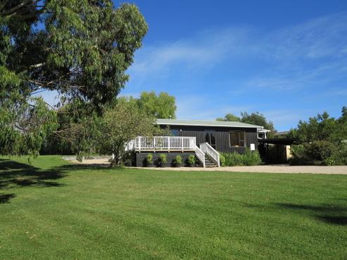 35 Rangihaeata Road, Rangihaeata