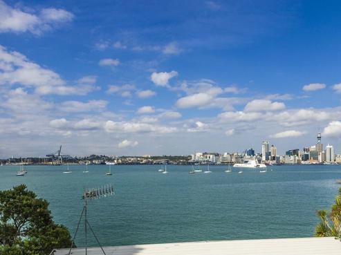 2/15A Stanley Point Road, Stanley Point
