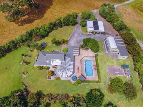 16 Wairere Road, Waitakere