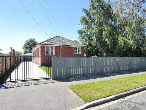 9 Lambeth Crescent, Northcote
