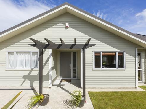 35 Mcewen Crescent, Riverstone Terraces