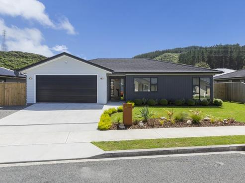 5 Cory Jane Grove, Riverstone Terraces