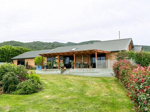 1351 South Road, Oakura