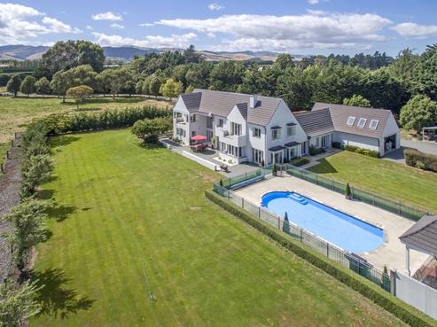 208 River Road, Lincoln