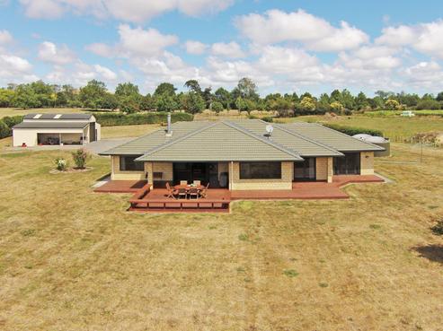 1898 Miranda Road, Mangatangi