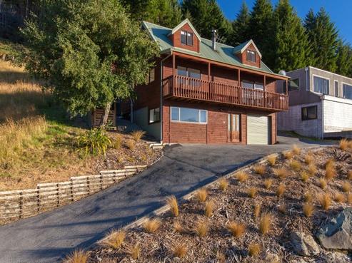 7A Caples Place, Fernhill/Sunshine Bay